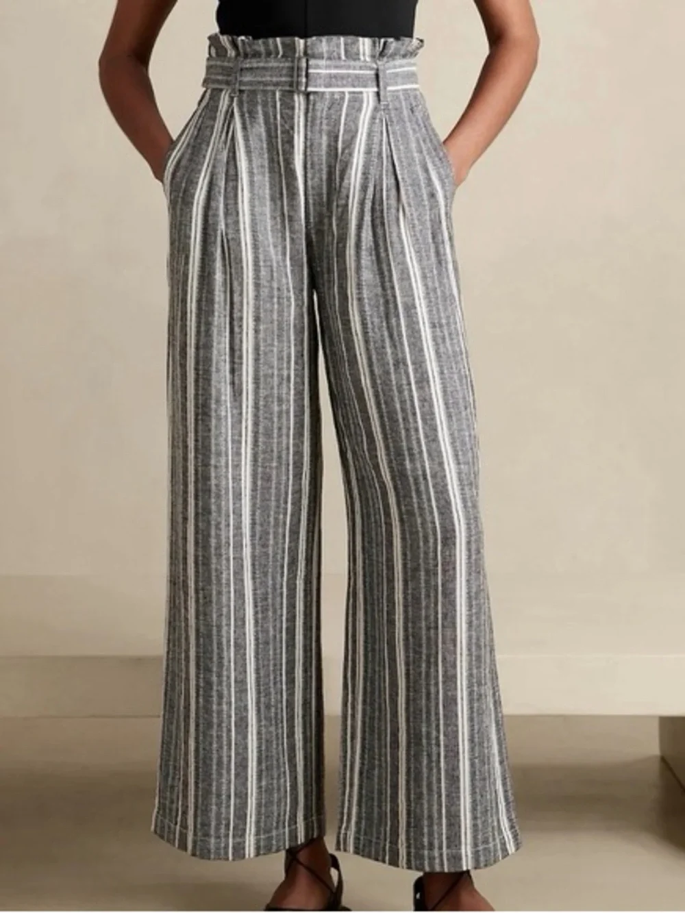 Banana Republic Paperbag Waist Wide Leg Linen Blend Pants Size 10 Gray Stripe